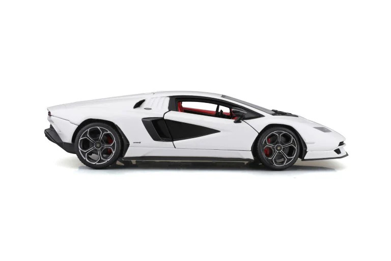 Lamborghini Countach LPI 800-4, White - Bburago 21102WT - 1/24 Scale Diecast Model Toy Car