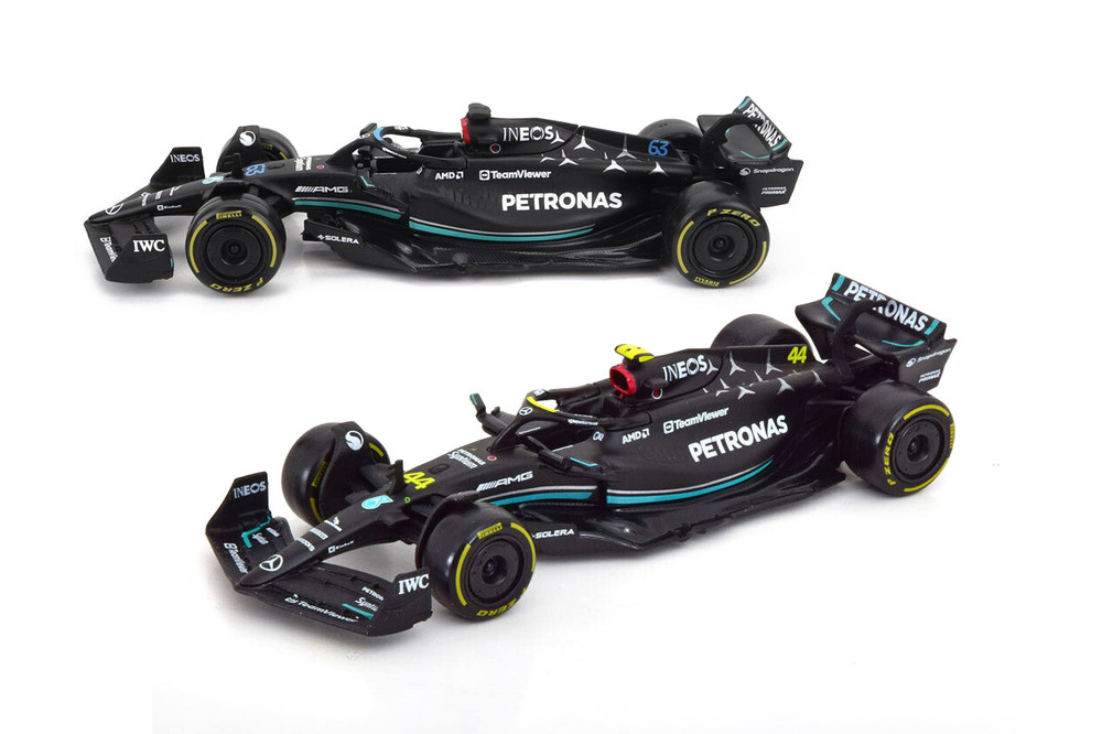 Bburago Mercedes AMG F1 W13 ミニカー　2台セット 2023 Mercedes-Benz AMG Petronas F1 Team 2-Pack, Black - Bburago 18