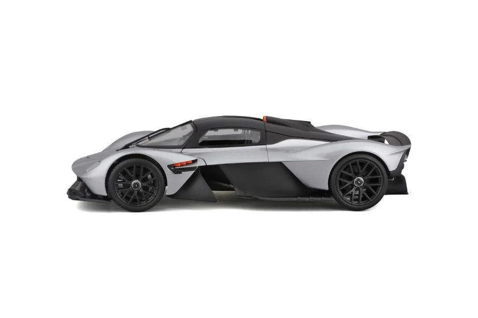 2022 Aston Martin Valkyrie, Silver - Maisto 31465SL - 1/18 Scale Diecast Model Toy Car