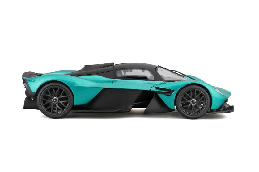 2022 Aston Martin Valkyrie, Green - Maisto 31465GN - 1/18 Scale