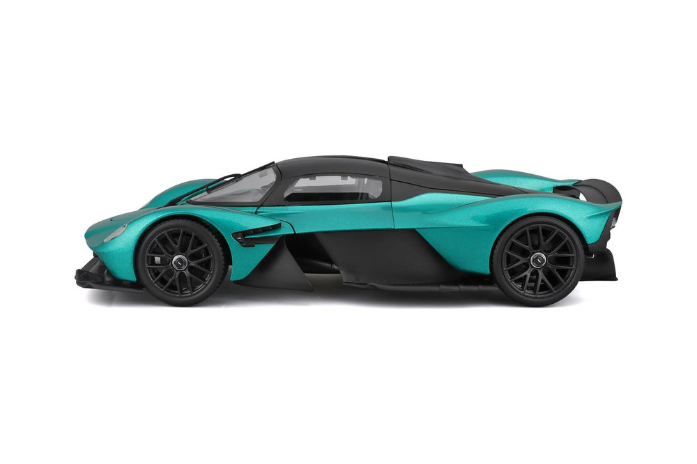 2022 Aston Martin Valkyrie, Green - Maisto 31465GN - 1/18 Scale