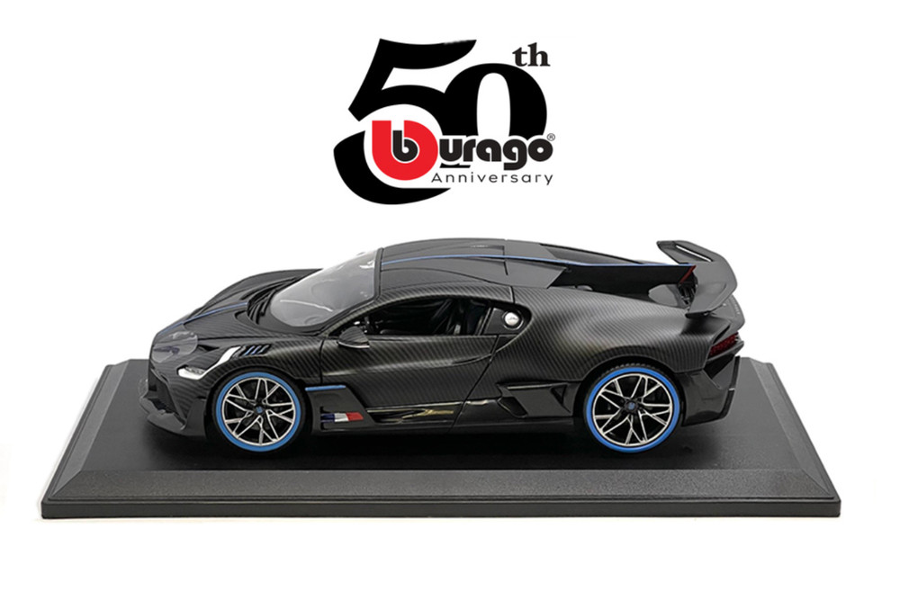 Bugatti Divo, Carbon Fiber Black - Bburago 18-11101 - 1/18 Scale