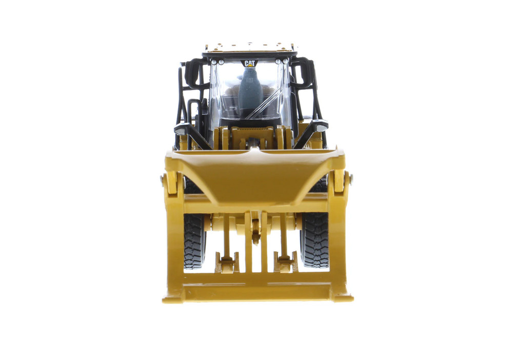 Caterpillar 950M Wheel Loader w/2 Log Poles, Yellow - Diecast Masters 85635 - 1/64 Scale Diecast Model Toy Car