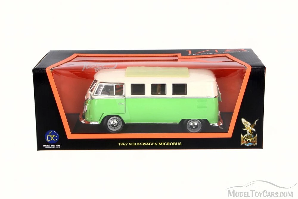 1962 Volkswagen Microbus w/ Sliding Roof, Green - Road Signature