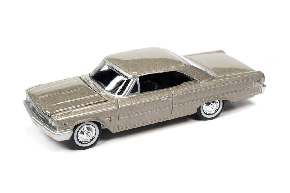 1963 Ford Galaxie 500, Champagne Poly - Johnny Lightning JLMC028/48B - 1/64 Scale Diecast Model Toy Car
