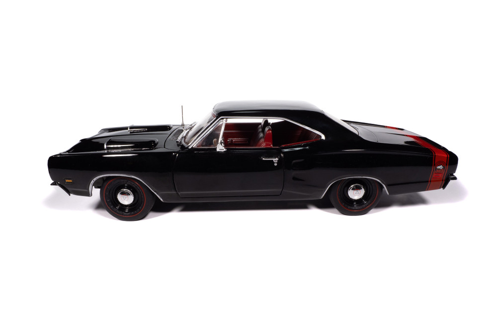 1969 Dodge Coronet Super Bee, Black - Auto World AMM1347 - 1/18
