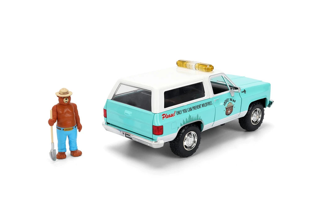 1980 Chevy Blazer w/Smokey Bear Figure, Light Green - Jada Toys 36294 - 1/24 Scale Diecast Model Toy Car
