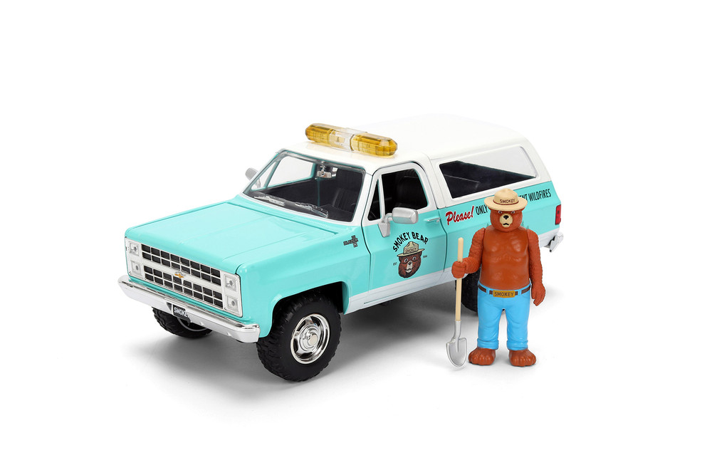 1980 Chevy Blazer w/Smokey Bear Figure, Light Green - Jada Toys 36294 - 1/24 Scale Diecast Model Toy Car
