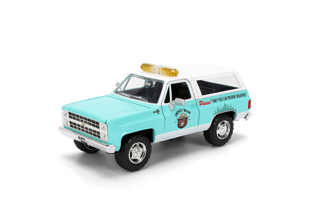 1980 Chevy Blazer w/Smokey Bear Figure, Light Green - Jada Toys
