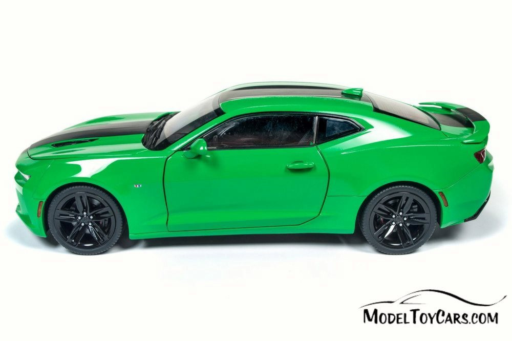 2017 Chevy Camaro SS, Green - Auto World AW244 - 1/18 Scale Diecast Model Toy Car