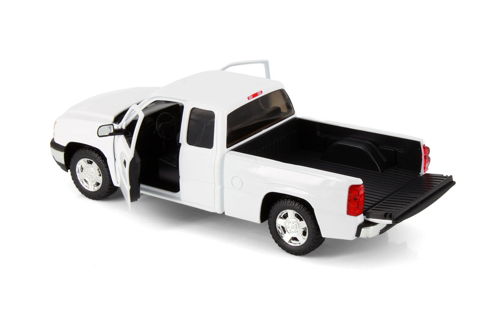 2006 Chevy Silverado 1500 Double Cab Truck, White - Showcasts 77393D - 1/25 Scale Diecast Model Toy Car