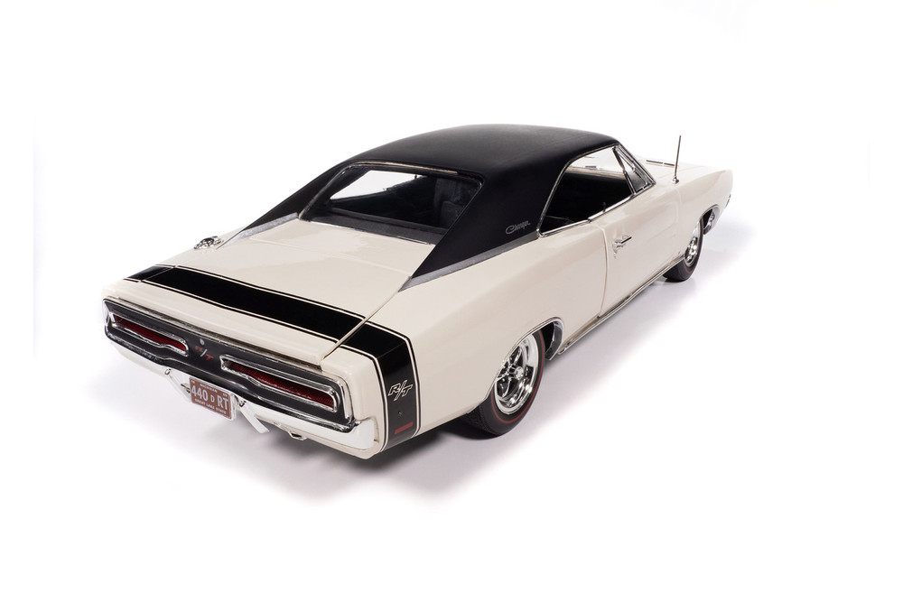 1969 Dodge Charger R/T, White - Auto World AMM1352 - 1/18 Scale Diecast Model Toy Car