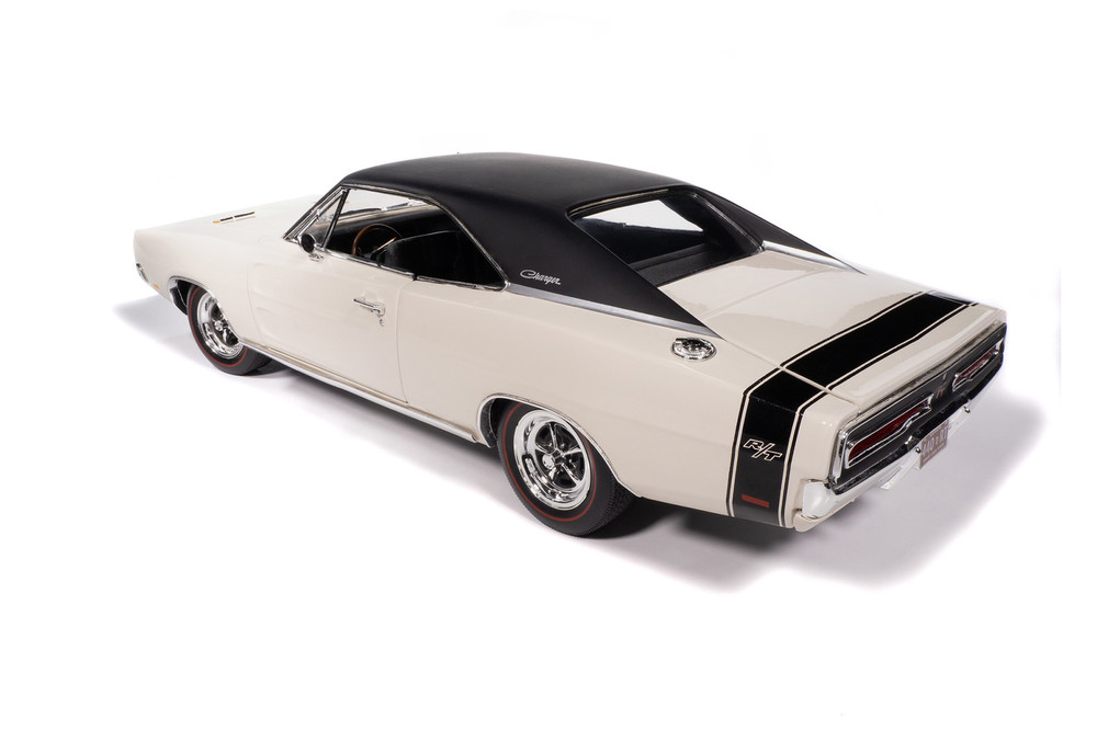 1969 Dodge Charger R/T, White - Auto World AMM1352 - 1/18 Scale Diecast Model Toy Car