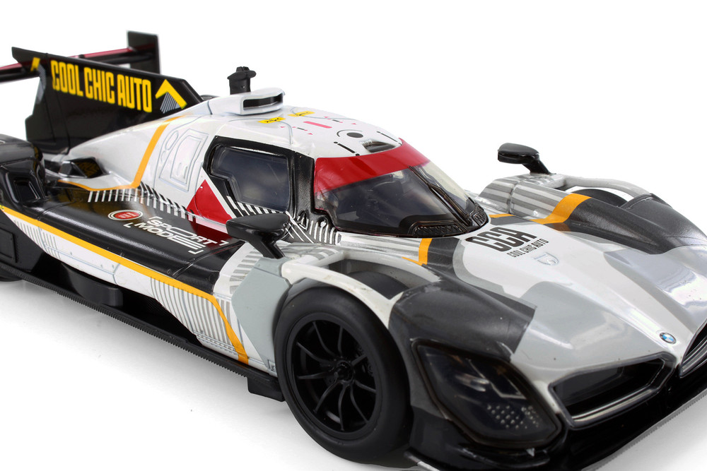 BMW M Hybrid V8, White/Black - Showcasts 68285D - 1/24 Scale
