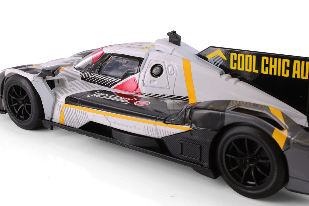 BMW M Hybrid V8, White/Black - Showcasts 68285D - 1/24 Scale