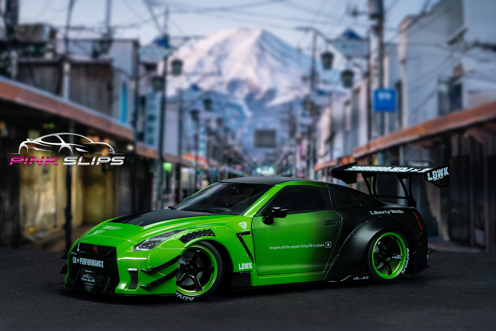 Nissan GT-R (R35) w/Liberty Walk Body Kit 2.0 & Display Base