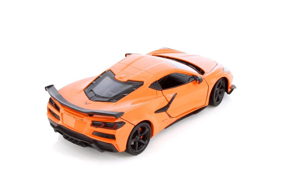 2023 Chevy Corvette Z06 Hardtop, Orange - Welly 24120WOR - 1/24 Scale Diecast Model Toy Car