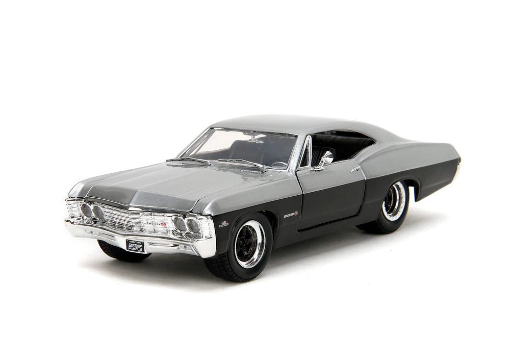 1967 Chevy Impala SS Hardtop, Silver/Black - Jada Toys 35217 - 1/24 Scale Diecast Model Toy Car