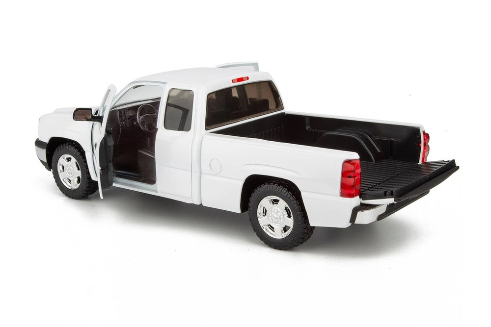 2006 Chevy Silverado 1500 Double Cab Truck, White - Showcasts 71393WH - 1/25 Scale Diecast Model Toy Car