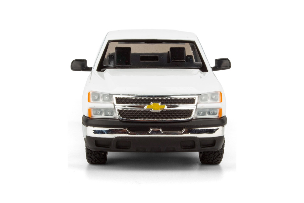 2006 Chevy Silverado 1500 Double Cab Truck, White - Showcasts 71393WH - 1/25 Scale Diecast Model Toy Car