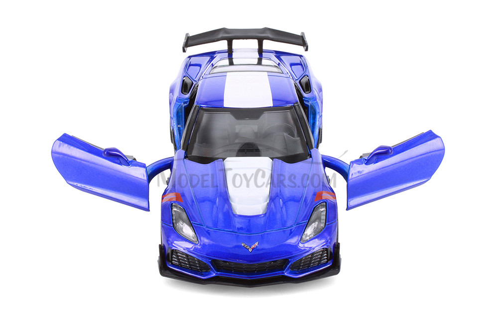 2019 Chevy® Corvette® ZR1 Hardtop, Blue - Showcasts® 71356BU - 1/24 Scale Diecast Model Toy Car