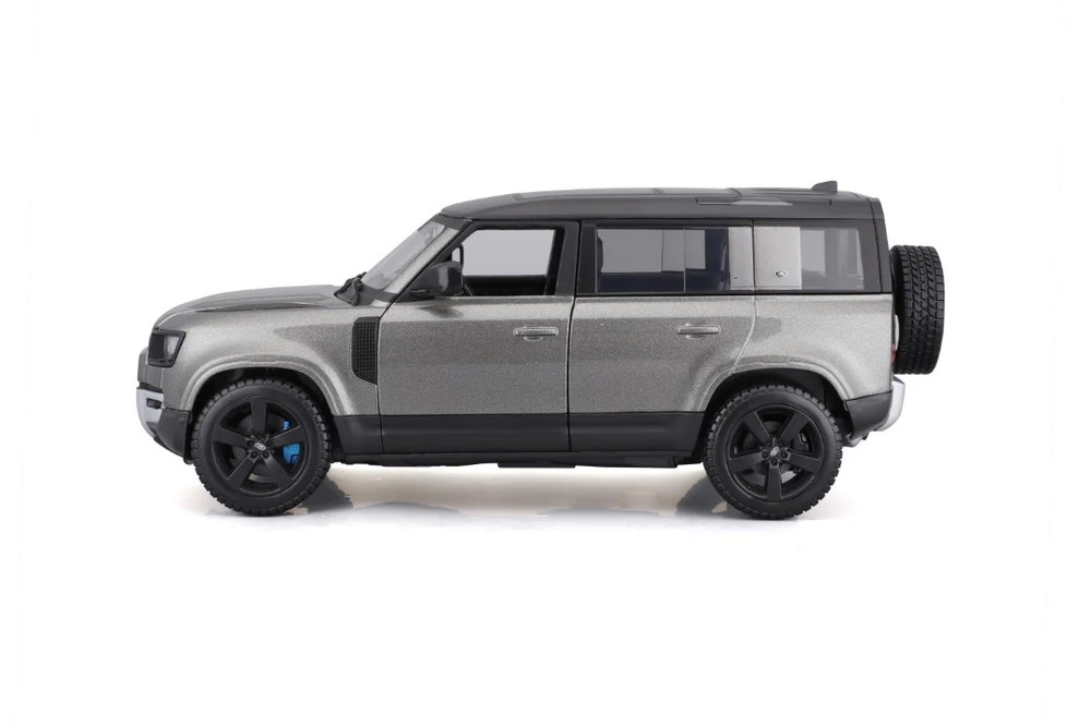 2022 Land Rover Defender 110, Silver - Bburago 18-21101SV - 1/24 Scale Diecast Model Toy Car