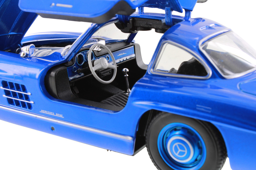 Box of 4 Mercedes-Benz 300SL Hardtop, ASSTD - Showcasts 24064/4D - 1/24 Scale Diecast Model Toy Cars