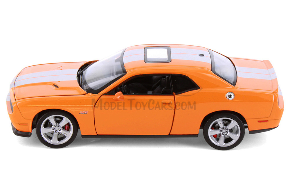 Box of 4 2013 Dodge Challenger SRT Hard Top, ASSTD - Showcasts® 24049/4D - 1/24 Scale Diecast Model Toy Cars