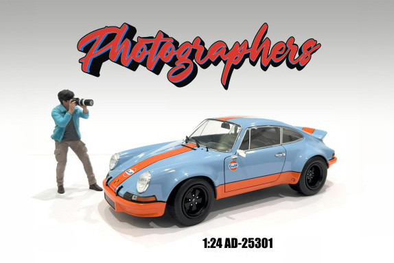 "Photographers" Figure #1, Blue/Brown - Showcasts AD-25301 - 1/24 Scale Resin Diorama Figurine
