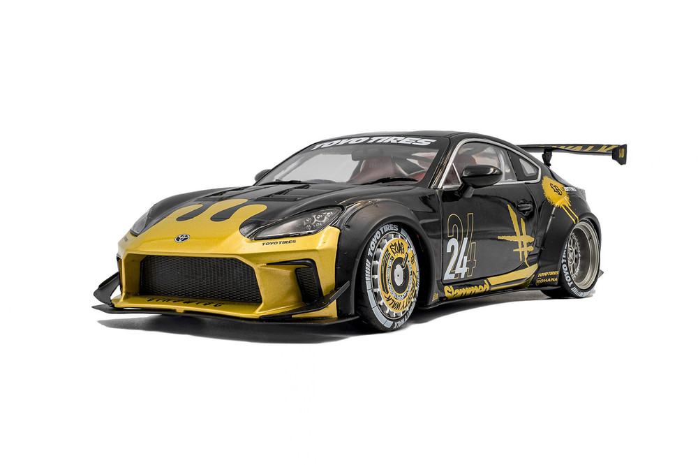 2024 Toyota GR86 w/Liberty Walk Body Kit, Black/Gold - Solido