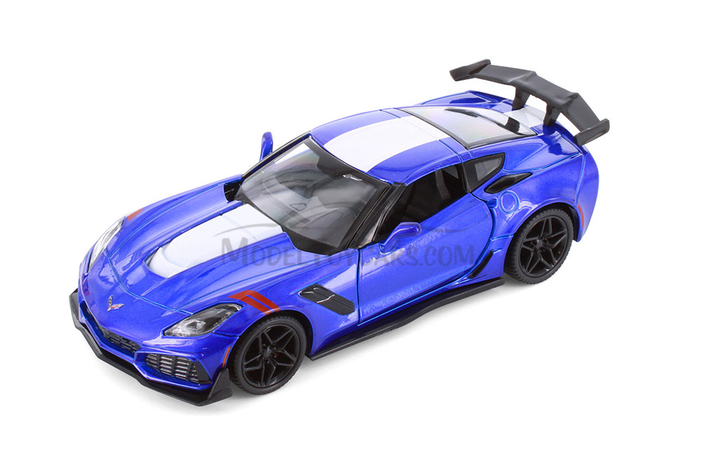2019 Chevy® Corvette® ZR1 Hardtop, Blue - Showcasts® 71356D - 1/24 Scale Diecast Model Toy Car