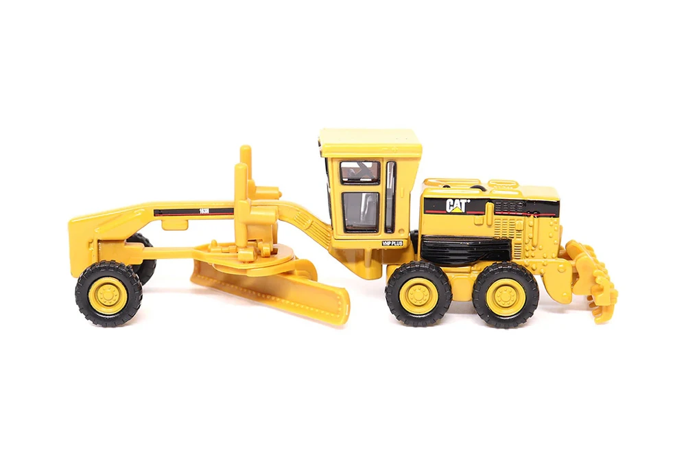 Caterpillar CT660 Day Cab Tractor w/Lowboy Trailer & Cat 163H Motor Grader, Yellow - Diecast Masters 84414 - 1/87 Scale Diecast Model Toy Car