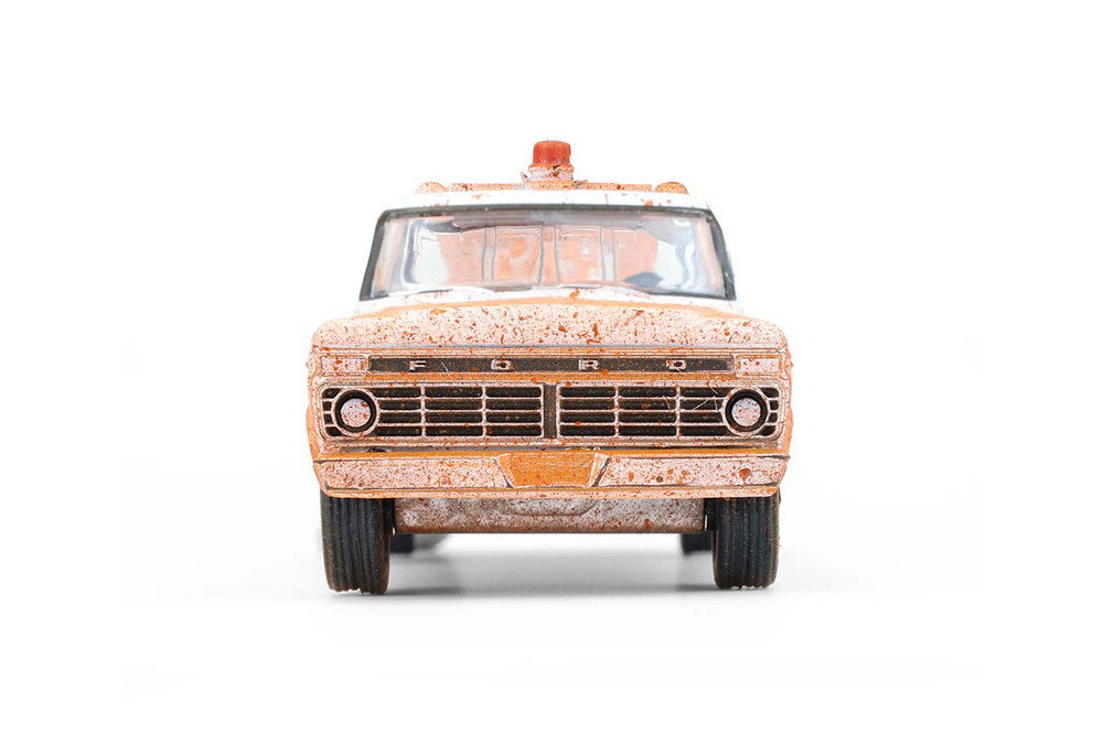 1973 Ford F-100 Tow Truck, White Weathered - Greenlight 35300B/48 - 1/64 Scale Diecast Model Toy Car