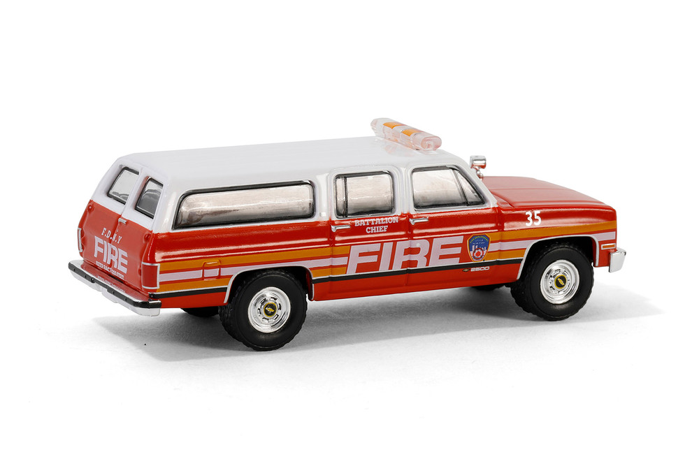 1991 Chevy Suburban - FDNY Battalion Chief (NYC Fire Department), Red/White - Greenlight 30501/48 - 1/64 Scale Diecast Model Toy Car