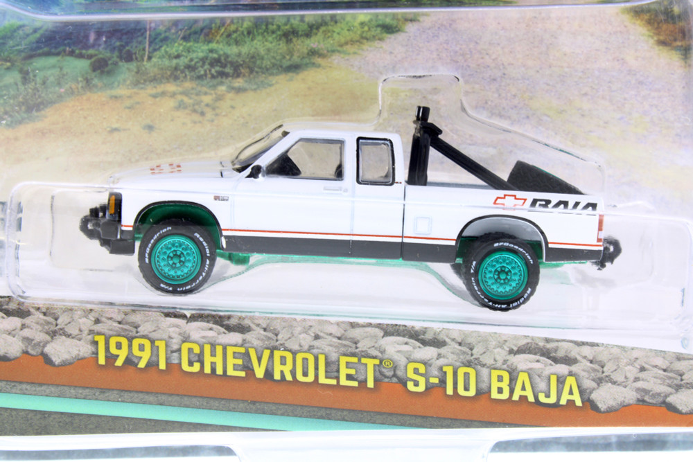 GREEN MACHINE 1991 Chevy S-10 Baja Extended Cab, White - Greenlight 35210/48 - 1/64 scale Diecast Model Toy Car