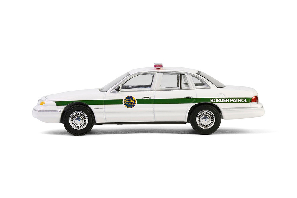 1997 Ford LTD Crown Victoria - U.S. Customs & Border Protection Patrol, White/Green - Greenlight 43035C/48 - 1/64 Scale Diecast Model Toy Car