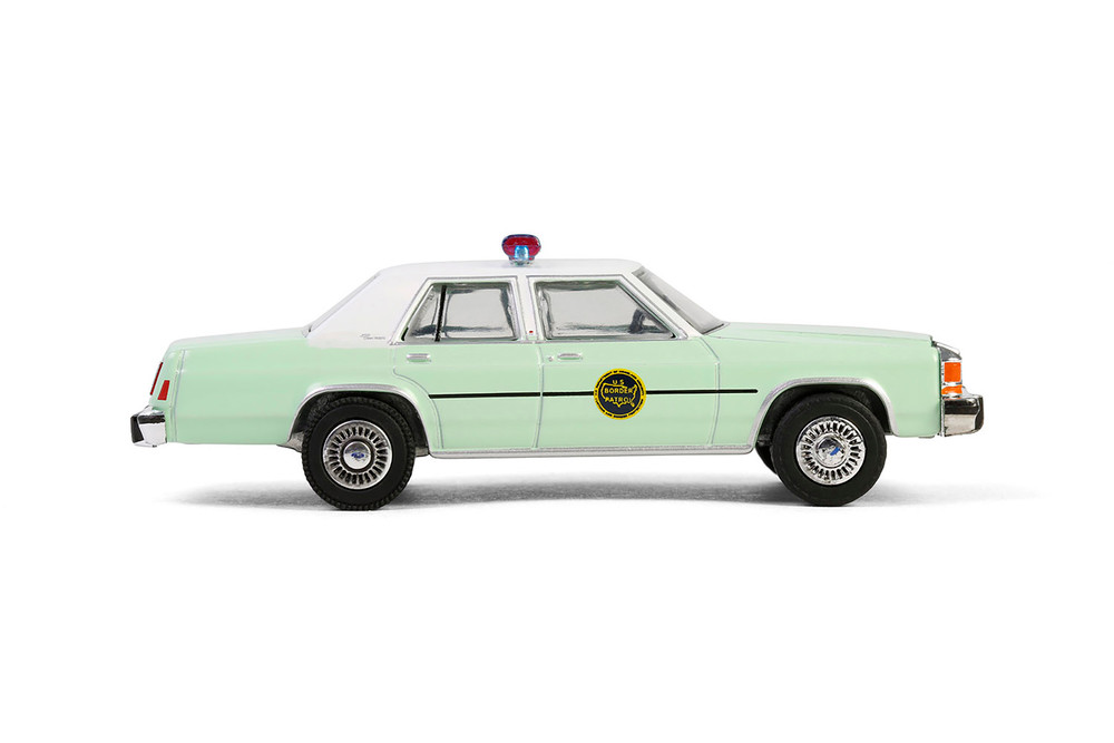 1983 Ford LTD Crown Victoria - U.S. Customs & Border Protection Patrol, Green/White - Greenlight 43035B/48 - 1/64 Scale Diecast Model Toy Car