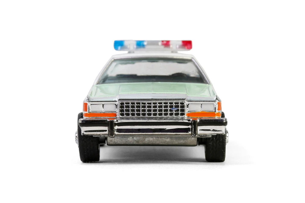 1983 Ford LTD Crown Victoria - U.S. Customs & Border Protection Patrol, Green/White - Greenlight 43035B/48 - 1/64 Scale Diecast Model Toy Car