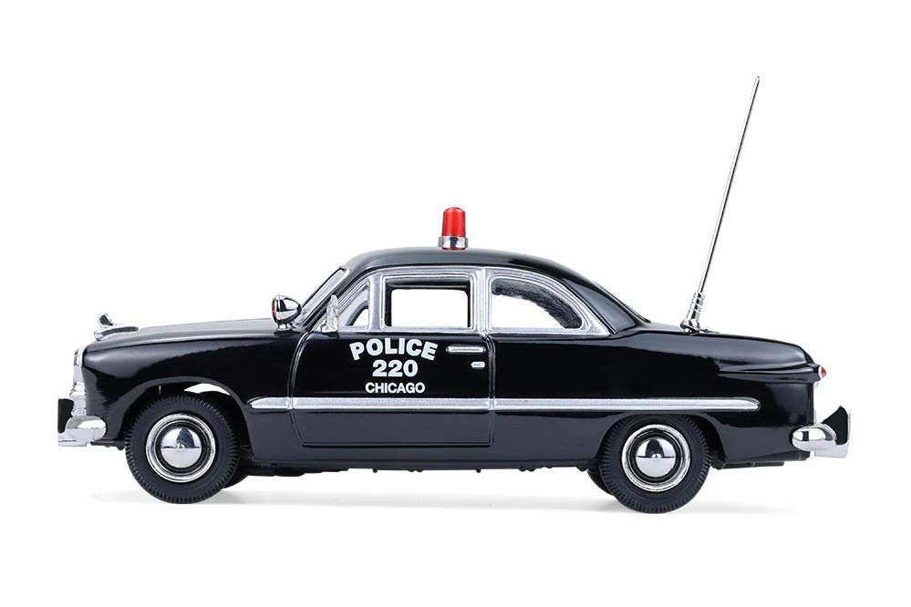1949 Ford Custom Police Car "Chicago Police Departmet", Black - Greenlight 86643 - 1/43 Scale Diecast Model Toy Car
