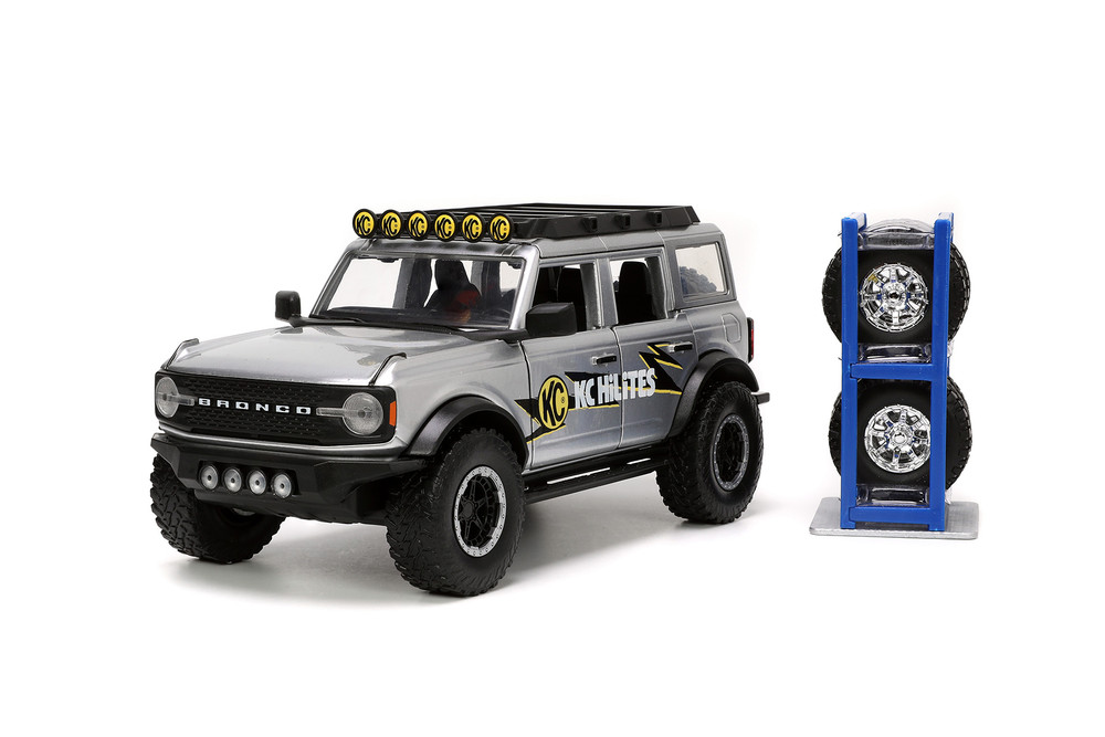 2021 Ford Bronco with Extra Wheels, Gray Metallic - Jada Toys R-23880 - 1/24 scale Diecast Car