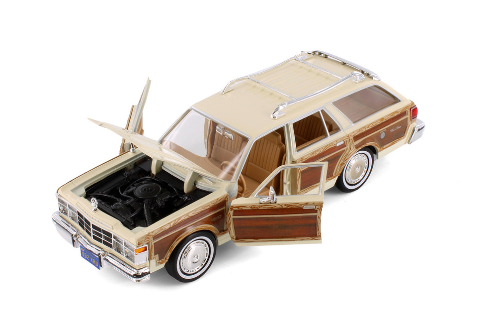 Box of 4 1979 Chrysler LeBaron Town & Country Wagon, Beige - Showcasts 77331BED - 1/24 Scale Diecast Model Toy Cars