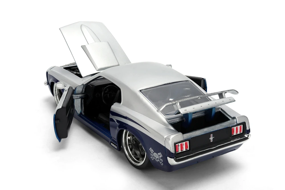 1970 Ford Mustang Boss 429 "Iron Stallion Speed Shop", Dark Blue/Silver - Jada Toys 36639 - 1/24 Scale Diecast Model Toy Car