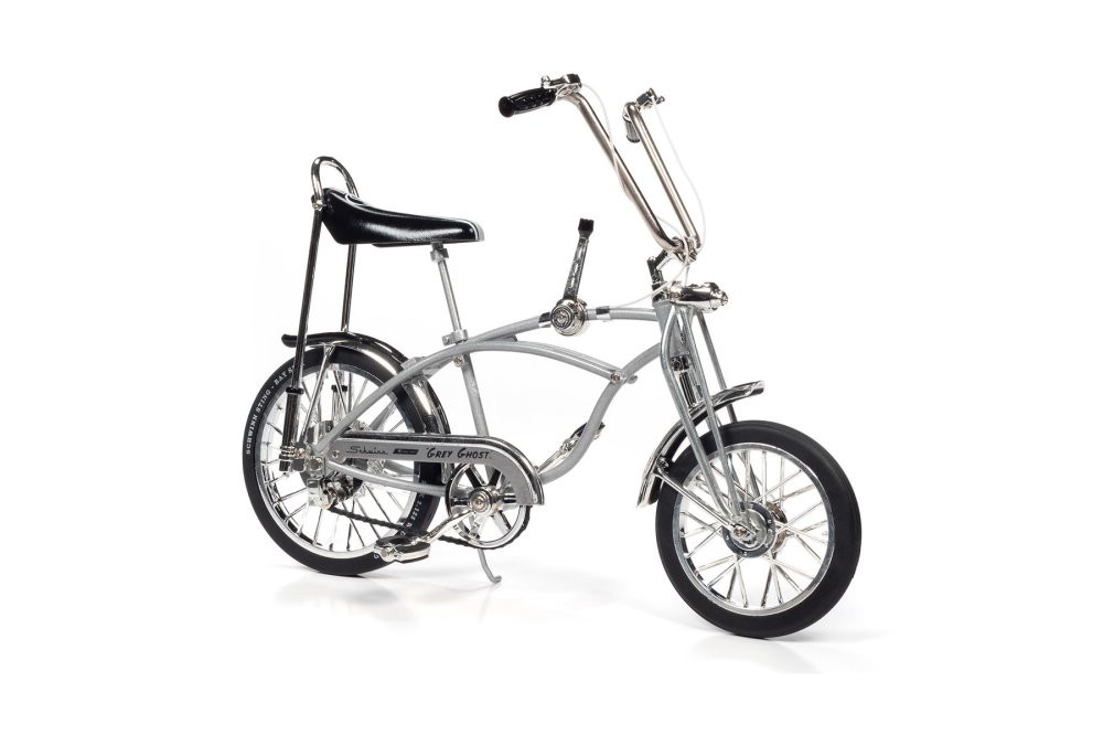 1971 Schwinn Stik-Shift Sting-Ray "The Grey Ghost Krate", Gray - AMT R-23944 1/6 scale Diecast Bike