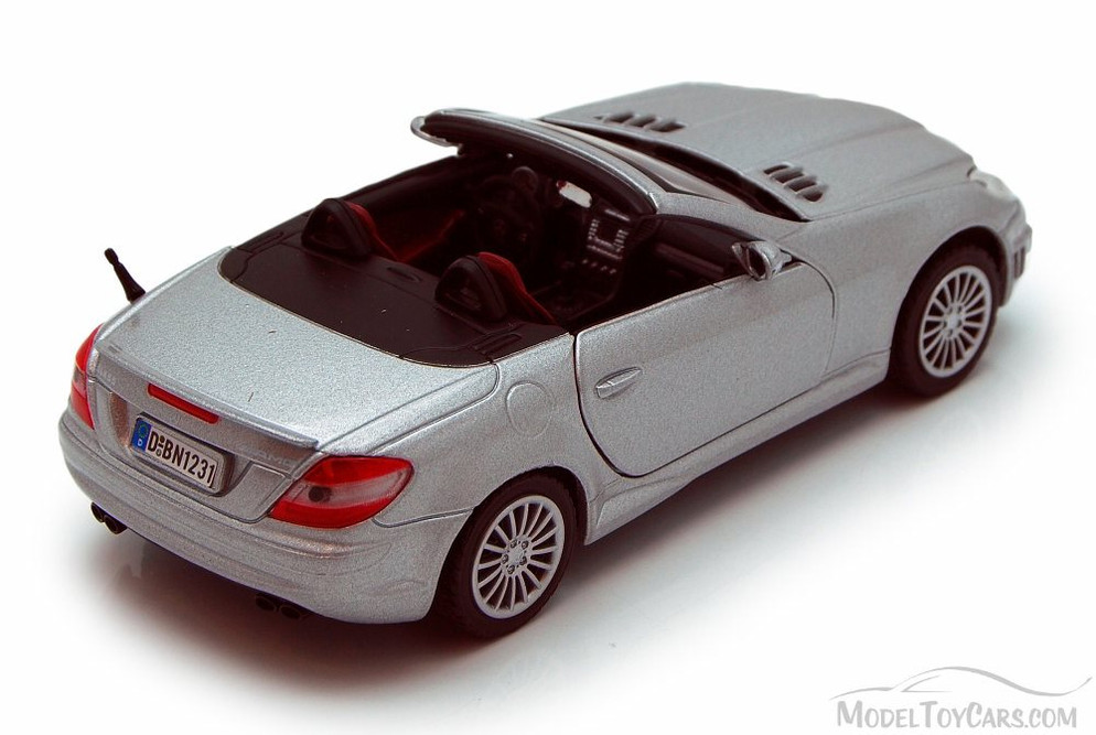 Mercedes Benz SLK55 AMG, Silver - Motormax 73292 -1/24 scale Diecast Model Toy Car