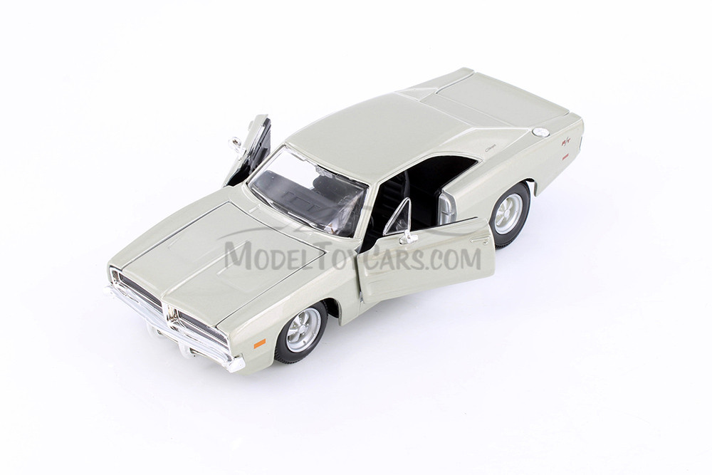 1969 Dodge Charger R/T, Champagne Silver - Maisto 31256 - 1/25 Scale Diecast Model Toy Car