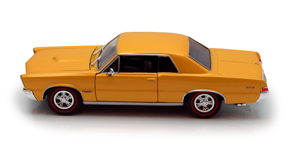 1965 Pontiac GTO, Gold - Welly 22092 - 1/24 scale Diecast Model Toy Car