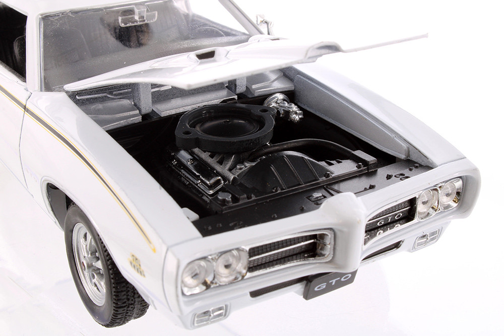 1969 Pontiac GTO, White - Welly 22501 - 1/24 scale Diecast