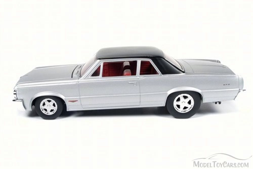1964 Pontiac GTO, Silvermist Grey - Auto World AW24007 - 1/24