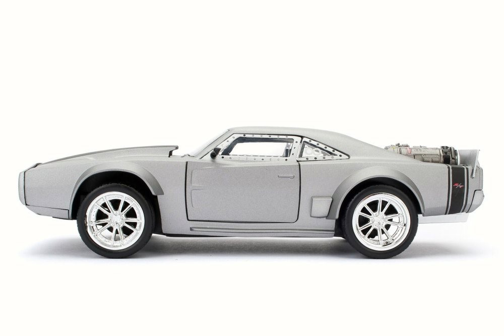 1:24ワイスピ  DOM&#39;S ICE CHARGER Jada Fast and Furious 8 Dom's Ice Dodge Charger 1 24 Diecast