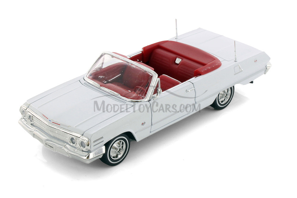 1963 Chevy Impala Convertible, White w/ Red - Welly 22434WWT - 1